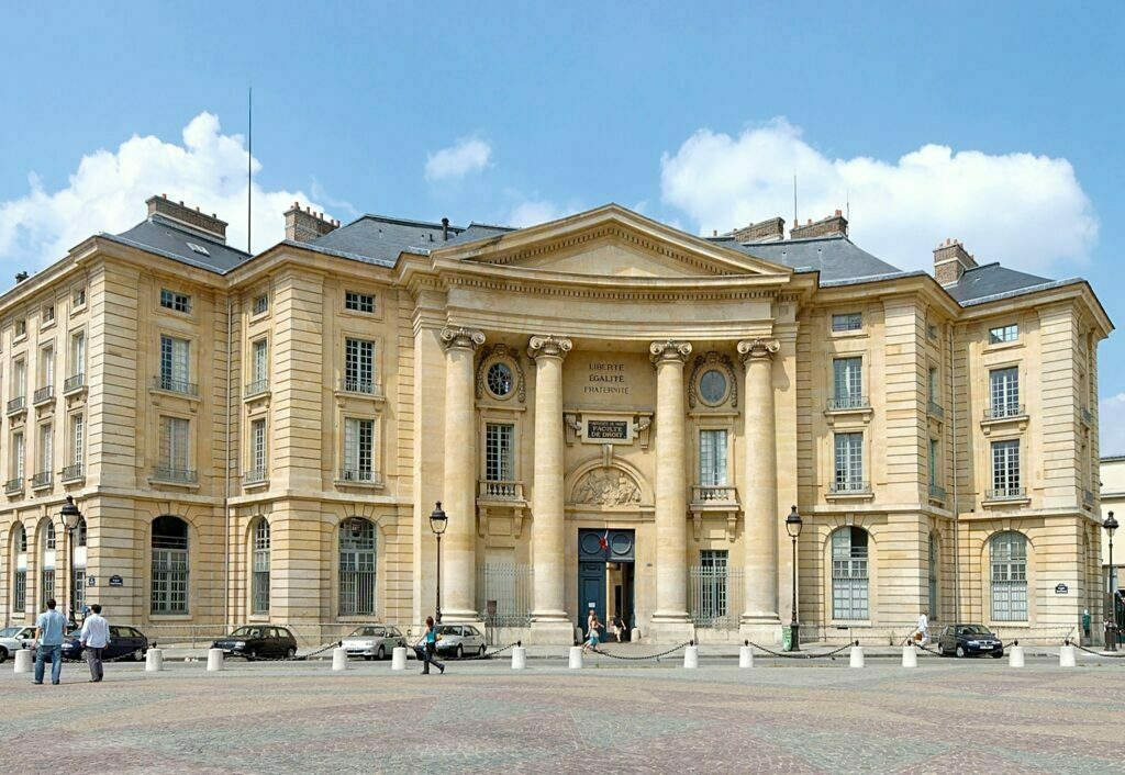 Panthéon-Sorbonne - các trường Đại học ở Pháp dạy bằng tiếng anh